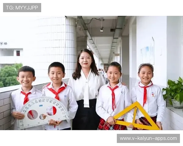 成都教师招聘现场跑步进场，考生忙碌显紧张，成都某学校招聘教师6名